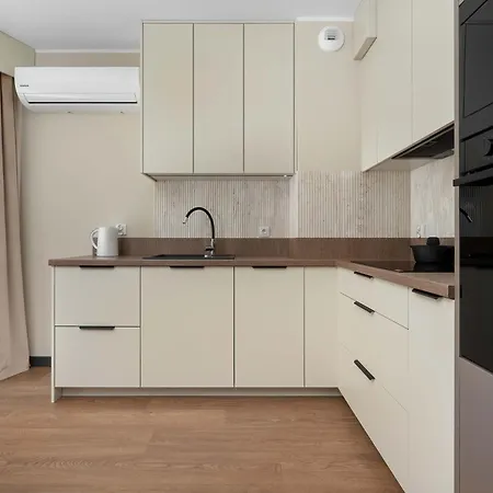 Stylish With Air Conditioning And Underground Parking By Renters Daire