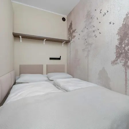 Stylish With Air Conditioning And Underground Parking By Renters Apartament *